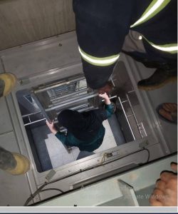 عملية إنقاذ لامرأة 