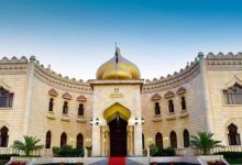 تسليم سلاحه