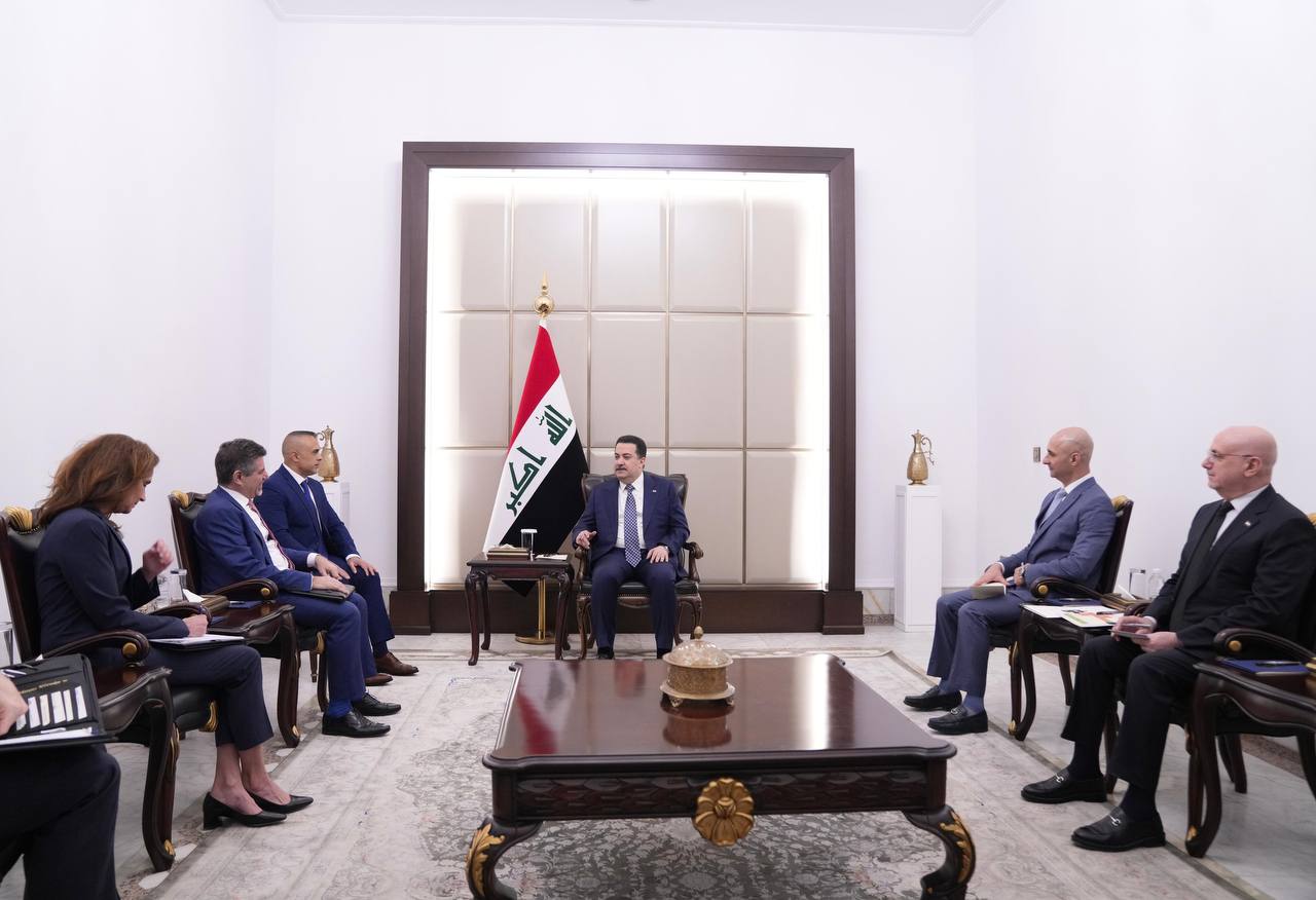 القائم بالأعمال الأمريكي