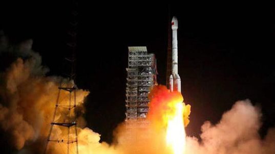 القمر الصناعي