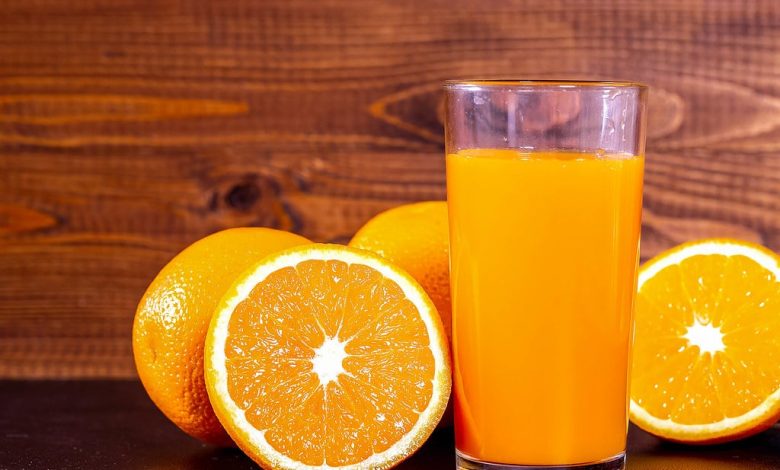 شرب العصير